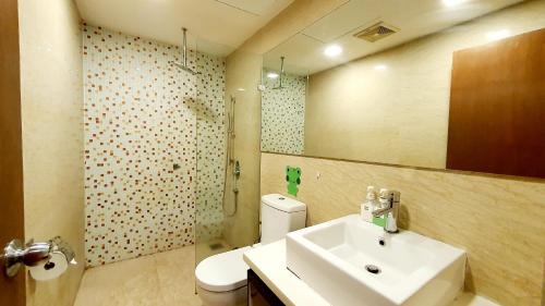 Queen Studio Apartment