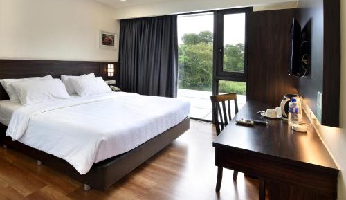 Deluxe King Room