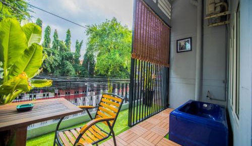 Family Duplex Balcony Room with Window