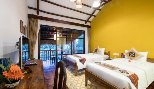 Deluxe Twin with Lake View Room