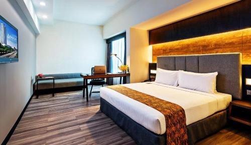 Grand Deluxe King Room