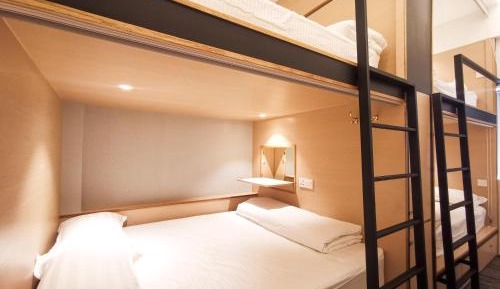 Bunk Bed in Mixed Dormitory Room