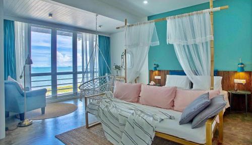 Deluxe Suite with Sea View
