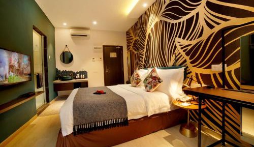 Deluxe Queen Room
