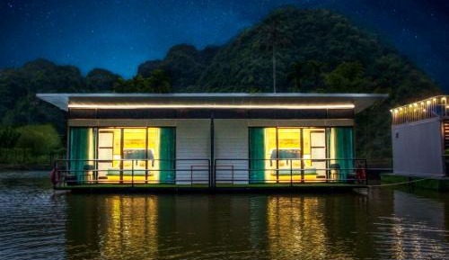Malayana Floating Villa at Theme Park - 2 Adult (Theme Park closed every Tuesday)