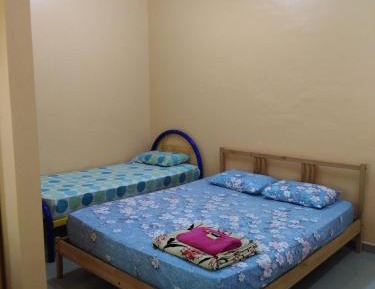 Economy Triple Room