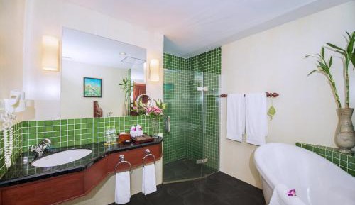 Landmark Twin Room