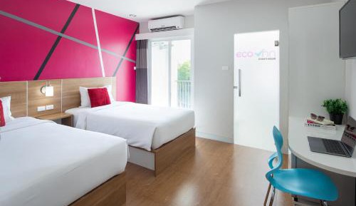 Standard Twin Room with City View