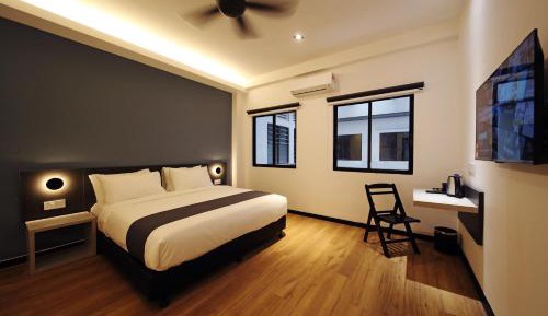 Deluxe King Room