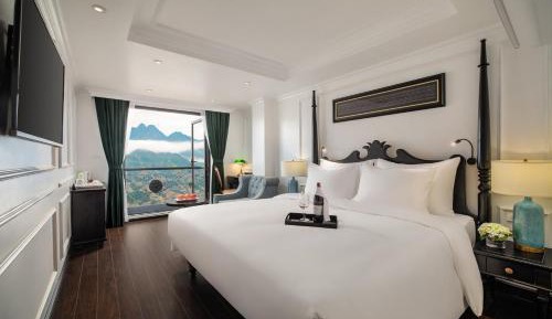 Deluxe Double or Twin Room with Mountain View