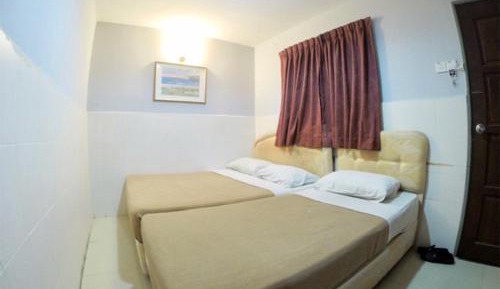 Economy Triple Room