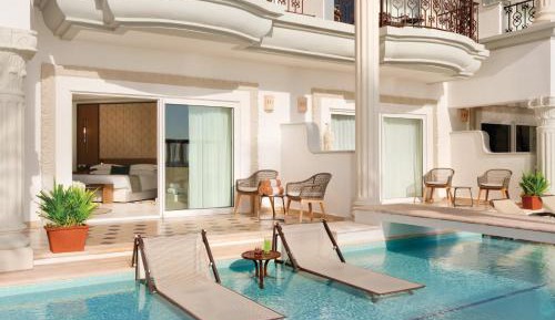 Junior Suite Swim-Up Oceanfront - 1 King Bed
