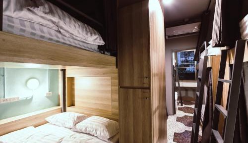 Bed in 8-Bed Mixed Dormitory Room