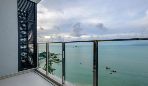 Three-Bedroom Apartment with Sea View