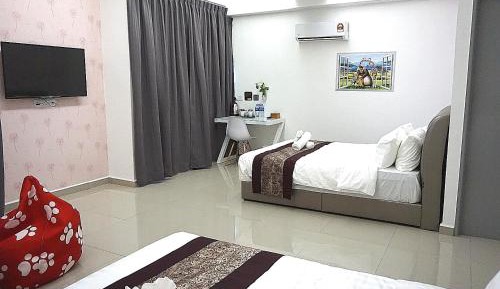 Quadruple Room with Private Bathroom