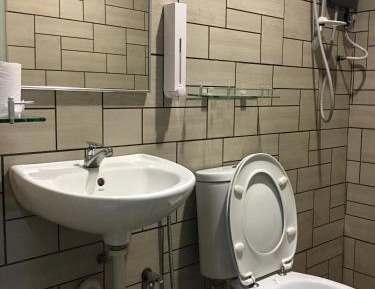 Standard King (Without Window)