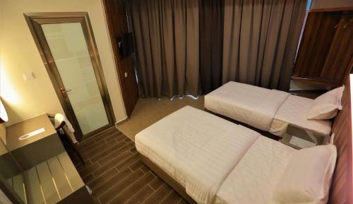 Large Twin Room