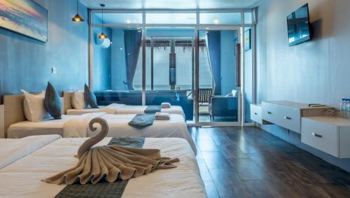 Deluxe Family Suite