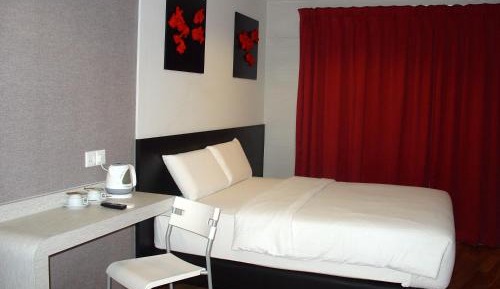 Deluxe Queen Room