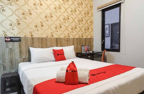 Dinoyo Hotel | RedDoorz @ Bukit Dieng 2