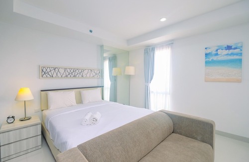 Cikarang Hotel | Stunning Studio Azalea Suites Apartment