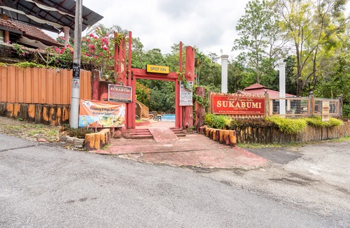 Gadong Hotel | SPOT ON 89906 Kendong Village Resort