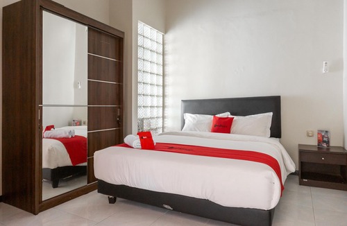 Malang Hotel | RedDoorz @ Soekarno Hatta Indah