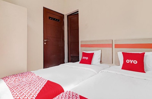 Karawang Hotel | OYO 90452 Pillow Inn