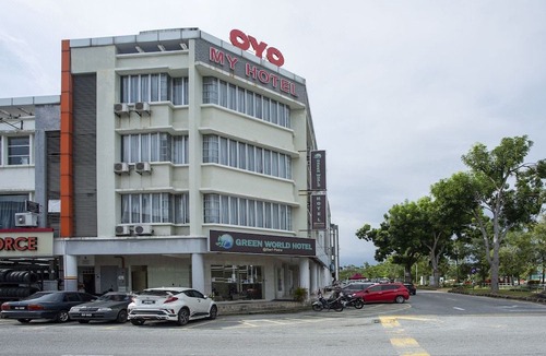 Bandar Seri Putra Hotel | OYO 89966 Green World Hotel @ Seri Putra