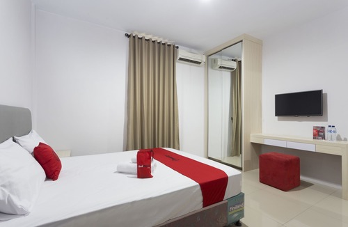 Cilandak Hotel | RedDoorz Plus Near Cilandak Town Square 2