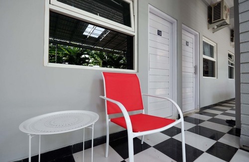 Laweyan Hotel | RedDoorz Near Solo Square 3