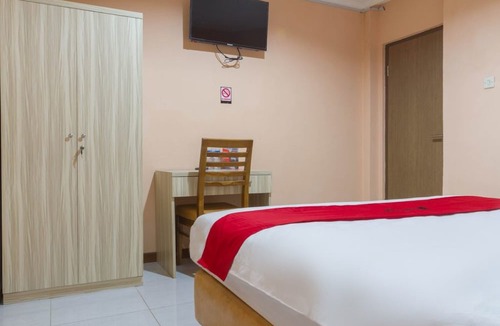 Bandung Hotel | RedDoorz Near Istana Plaza 2