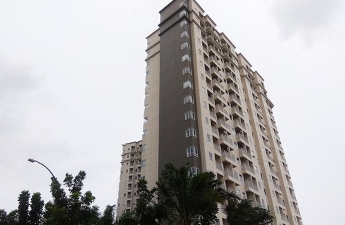 Cikarang Hotel | Modern and Comfy Studio @ Mustika Golf Apartment