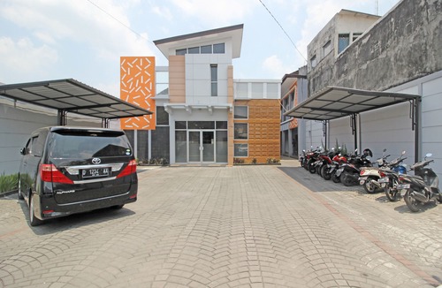 Condongcatur Hotel | RedDoorz near Hartono Mall 3