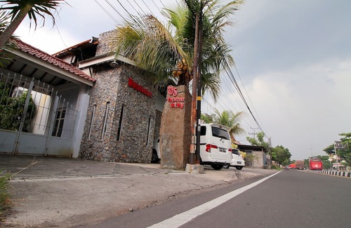 Sewon Hotel | Watusaman Homestay by The Grand Java