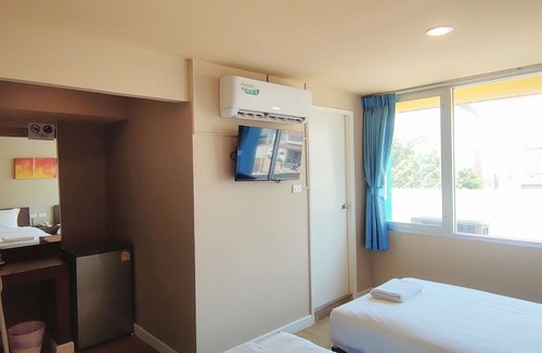 Ban Bang Saen Hotel | The Sea Bangsaen Hotel