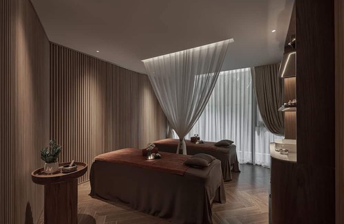 Downtown Ho Chi Minh City Hotel | La Siesta Premium Saigon