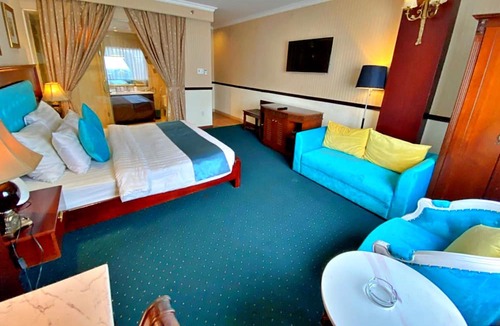 District 10 Hotel | S79 Sunflower Hotel & Spa