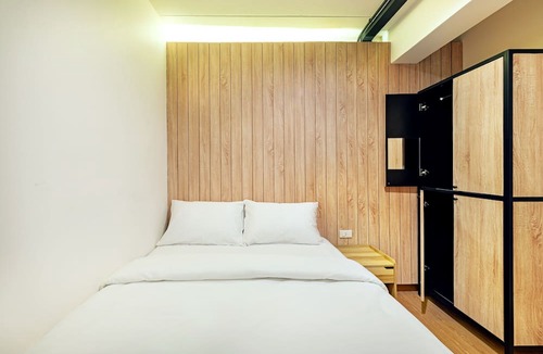 Bangkok Old Town Hostel | Siam Subway Hostel and Café