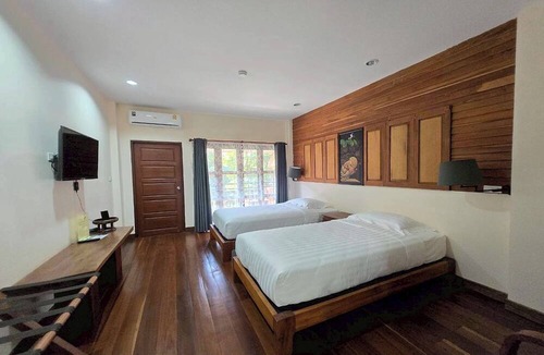 Nang Lae Hotel | Baan Yung Hill Resort