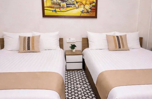 Old Quarter Hostel | Golden Lotus Hostel & Spa Hang Dao Night Market