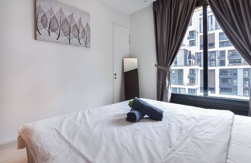 Mont Kiara Apartment | A Stylish 1BR Apt Arcoris Mont Kiara KL