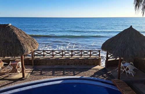 Santa Cruz House | Casa Mister Ken pie de playa Los Cocos