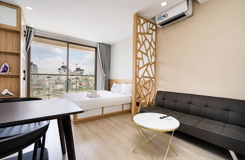 Bach Dang Riverside Apartment | Fusion RiverGate Apart Infinity Pool