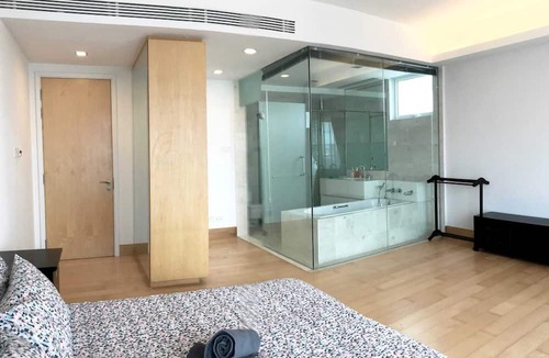 Kuala Lumpur Apartment | Stylish & Cozy 3BR EmbassyView Suite, FREE Parking