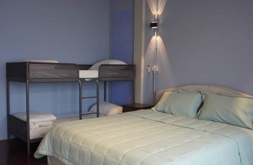 Wang Burapha Phirom House | Family Room Near Chinatown