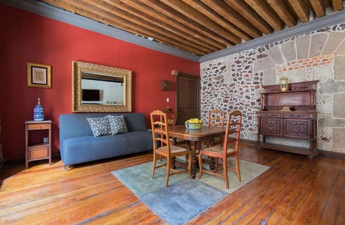 Historic Center Apartment | est. 1598 1BR. suite + Cathedral View + balconies CASA SAUTO