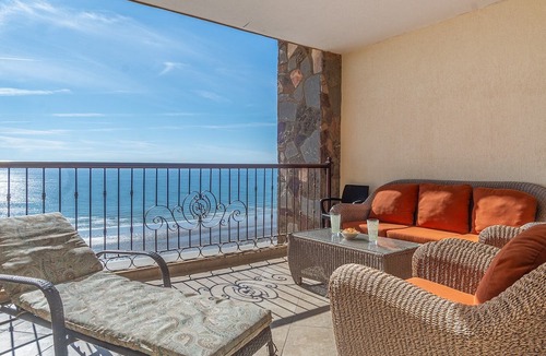 Bella Vista Condo | Sonoran Sky 706 A Wave From It All Cozy Oceanfront Condo