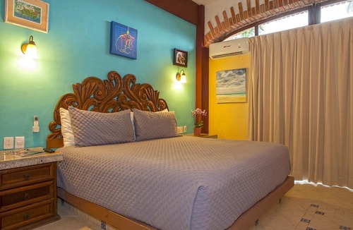 Amapas Condo | Amazing views righ over los muertos beach, steps from the beach
