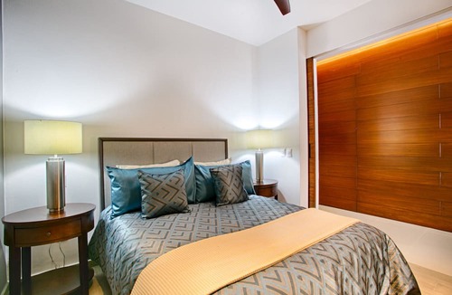 Emiliano Zapata Condo | 2BR w/Workspace | Rooftop Pool, Gym & Bar